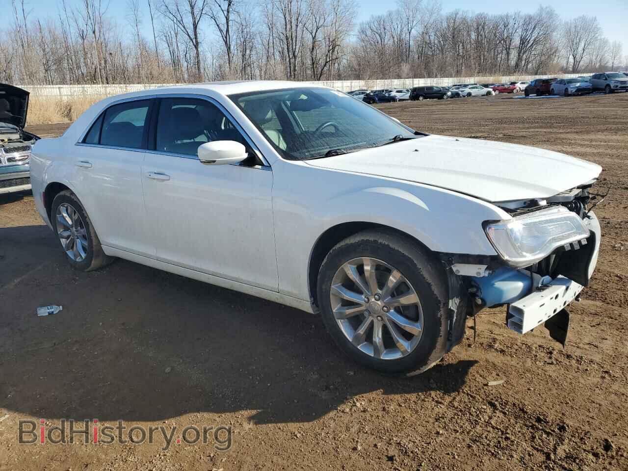 2016 CHRYSLER 300 - VIN: 2C3CCARG0GH278417 - Фото 4