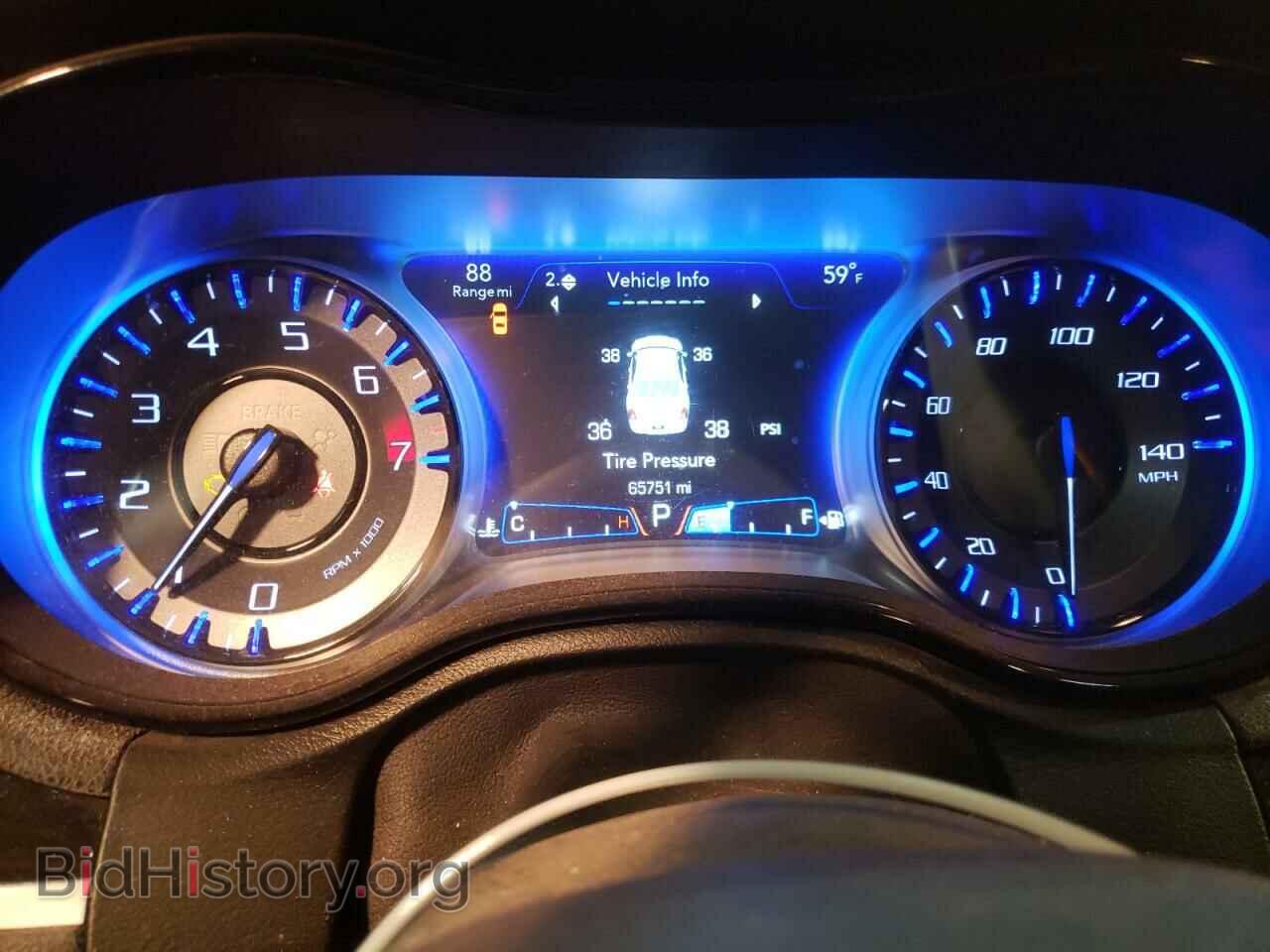 2017 CHRYSLER 300 - VIN: 2C3CCABGXHH653578 - Фото 9
