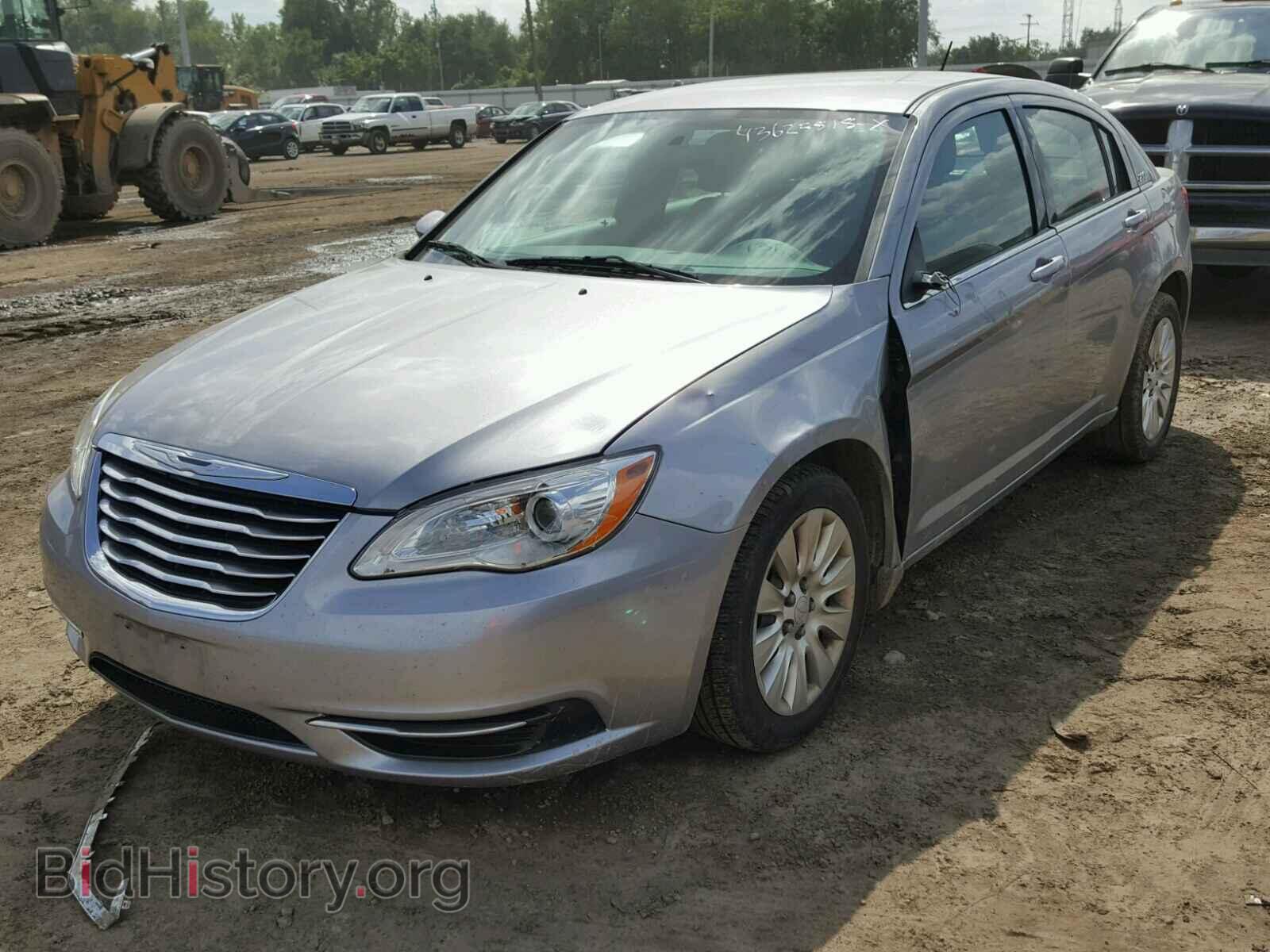 2013 CHRYSLER 200 - VIN: 1C3CCBAB7DN618722 - Фото 2