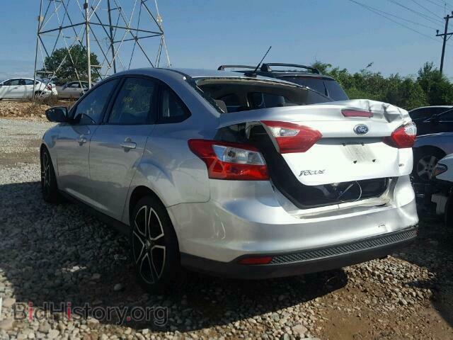 2012 Ford FOCUS (VIN 1FAHP3F24CL105352) — photo 3 of 10