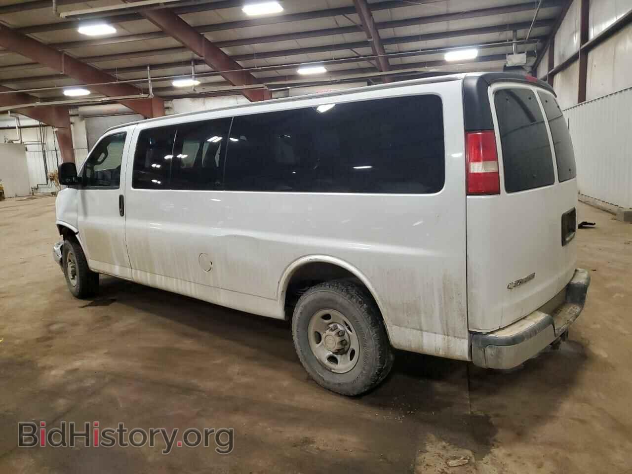2017 CHEVROLET EXPRESS - VIN: 1GAZGPFG7H1156132 - Фото 2