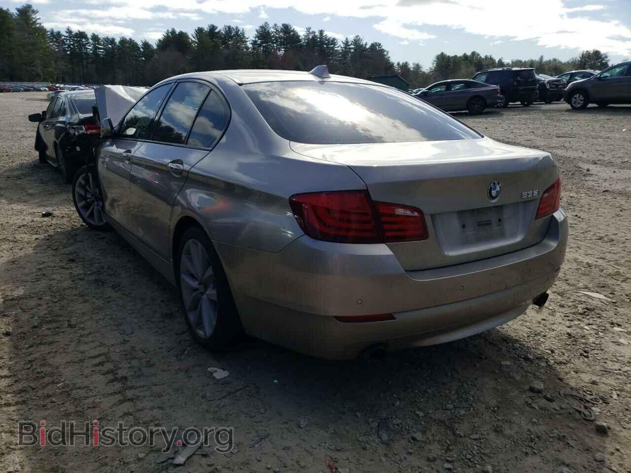 2011 BMW 5 SERIES - VIN: WBAFU7C58BC777975 - Фото 3