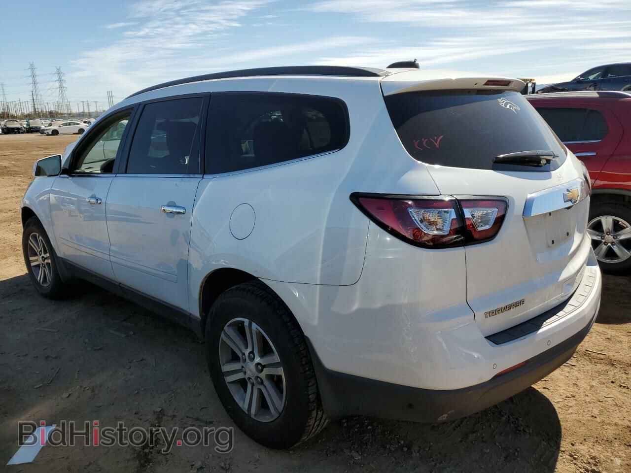 2017 CHEVROLET TRAVERSE - VIN: 1GNKRGKD2HJ141012 - Фото 2