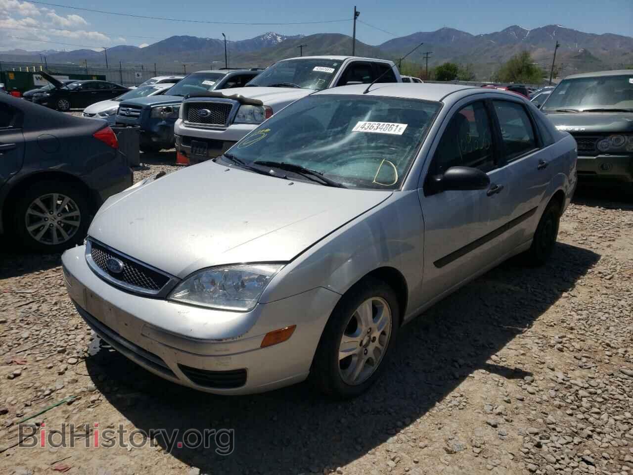 2007 FORD FOCUS - VIN: 1FAFP34NX7W203357 - Фото 2