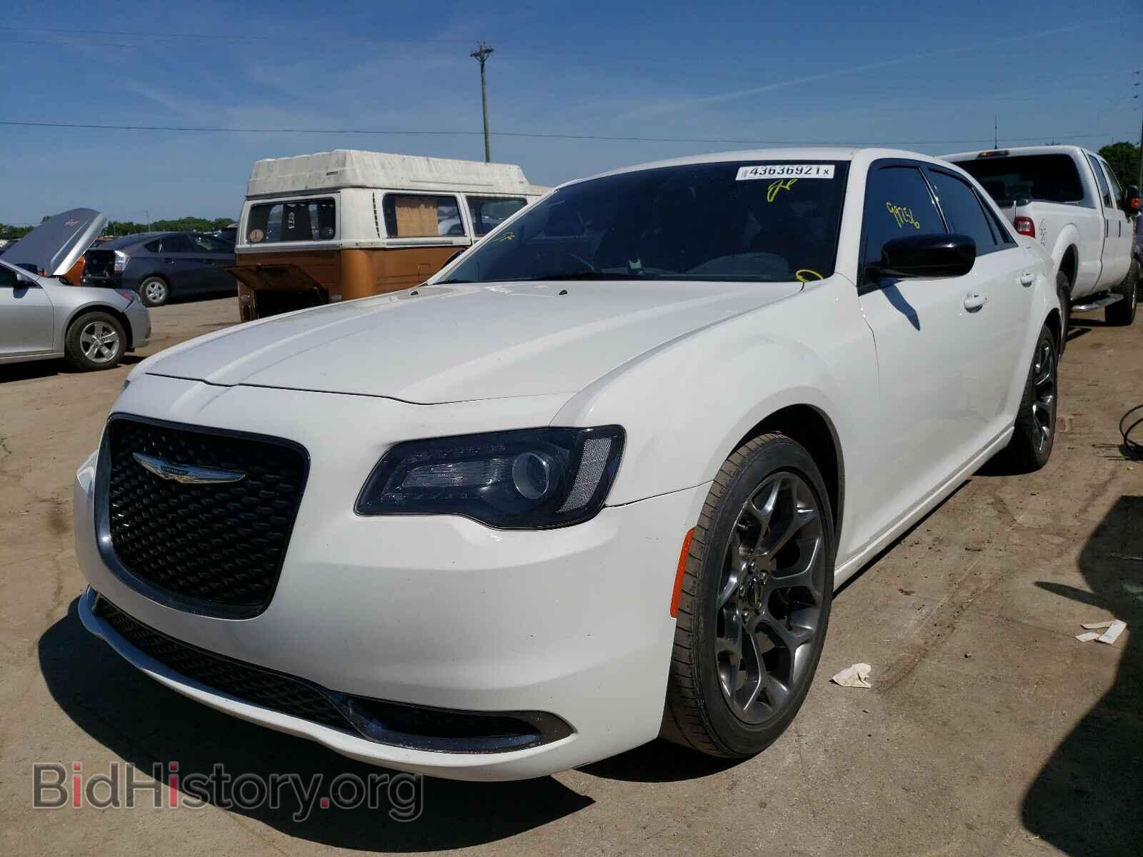 2017 CHRYSLER 300 - VIN: 2C3CCAAG7HH647447 - Фото 2