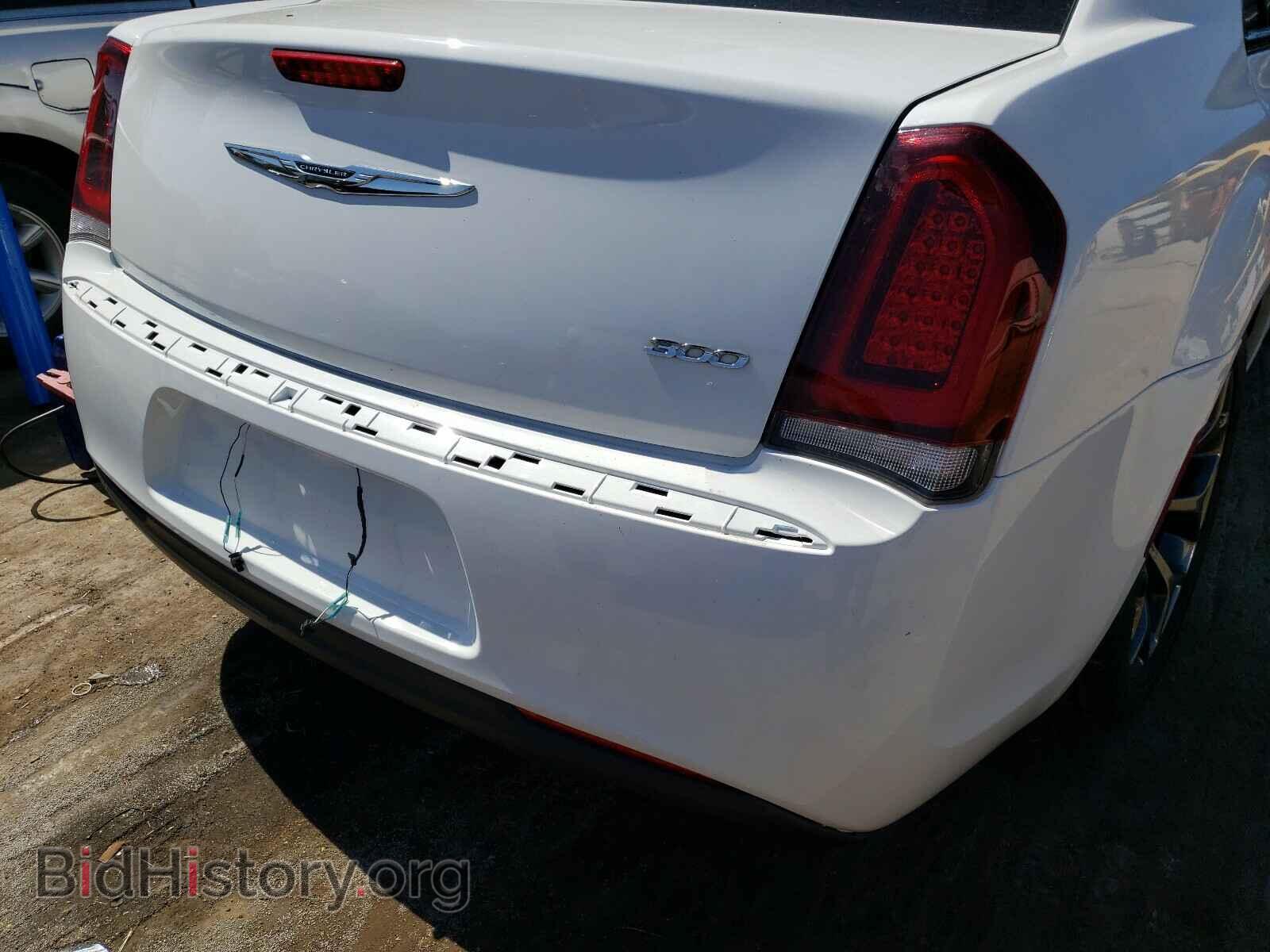 2017 CHRYSLER 300 - VIN: 2C3CCAAG7HH647447 - Фото 9