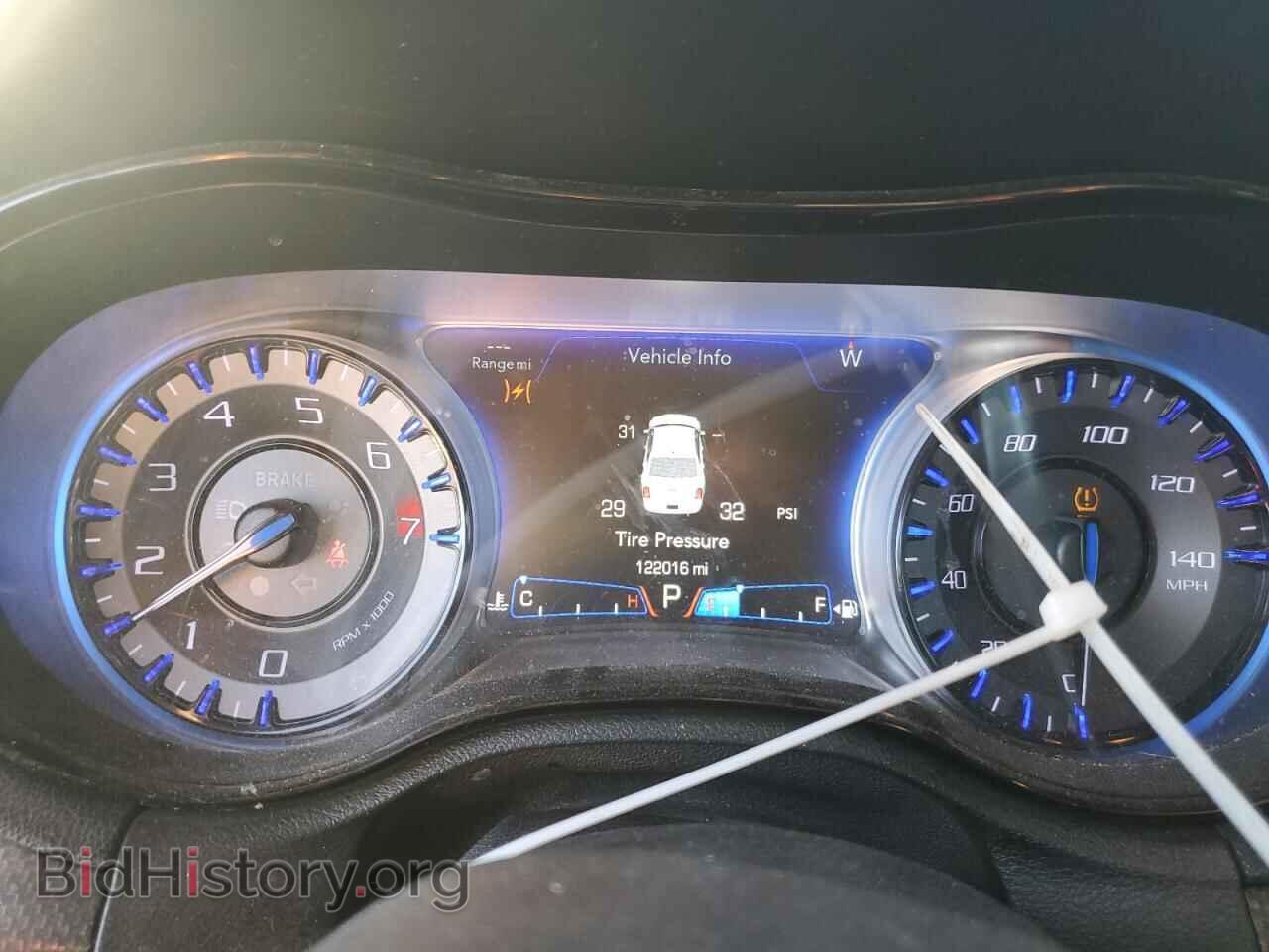 2016 CHRYSLER 300 - VIN: 2C3CCAGGXGH253205 - Фото 9