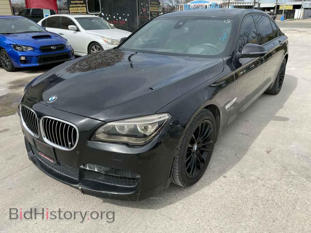 2013 BMW 7 SERIES - VIN: WBAYE8C52DDE22392 - Фото 2