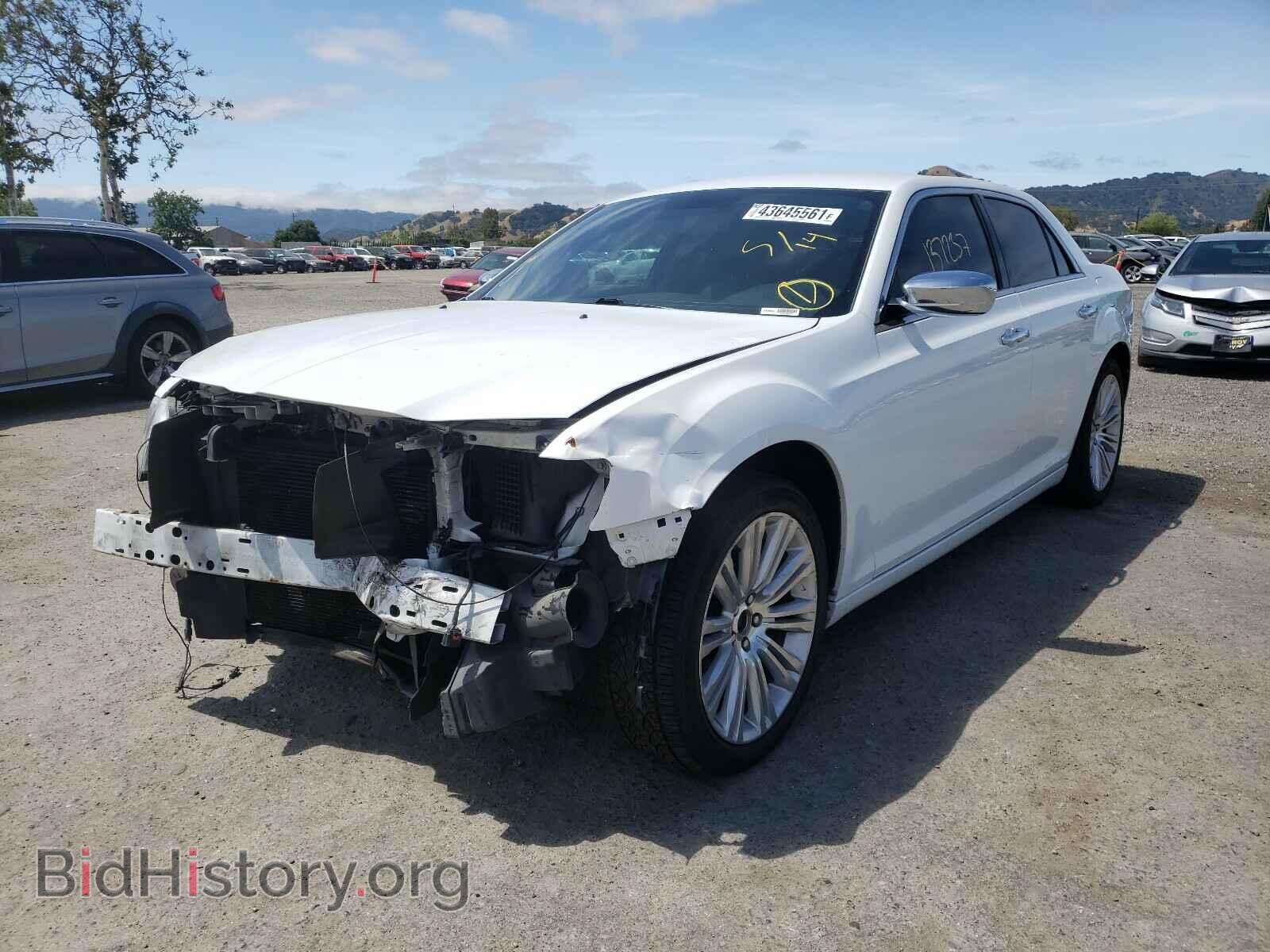 2011 CHRYSLER 300 - VIN: 2C3CA5CG0BH579963 - Фото 2