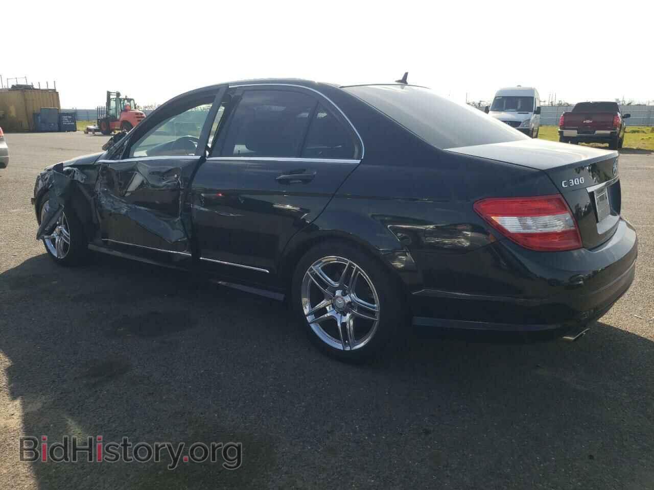 2011 MERCEDES-BENZ C-CLASS - VIN: WDDGF5EB4BA527353 - Фото 2