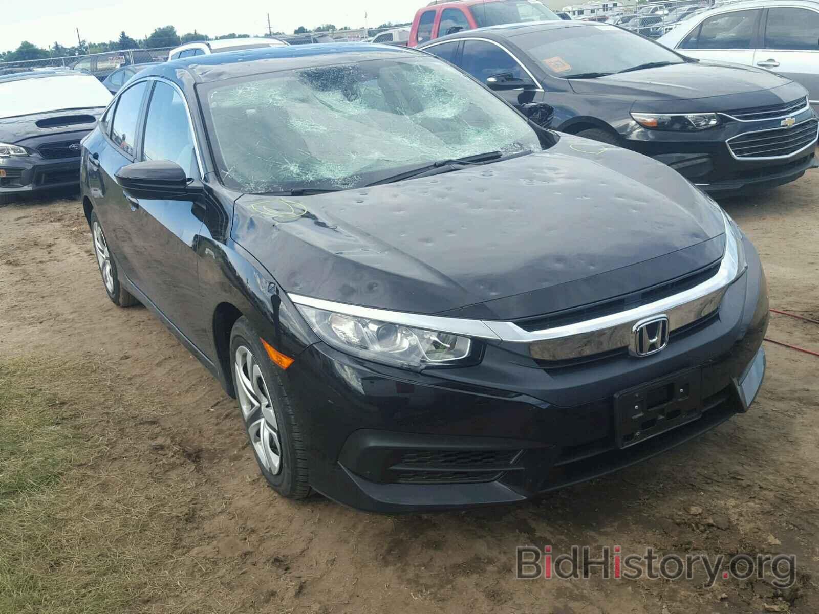 Photo 19XFC2F56JE029219 - HONDA CIVIC LX 2018