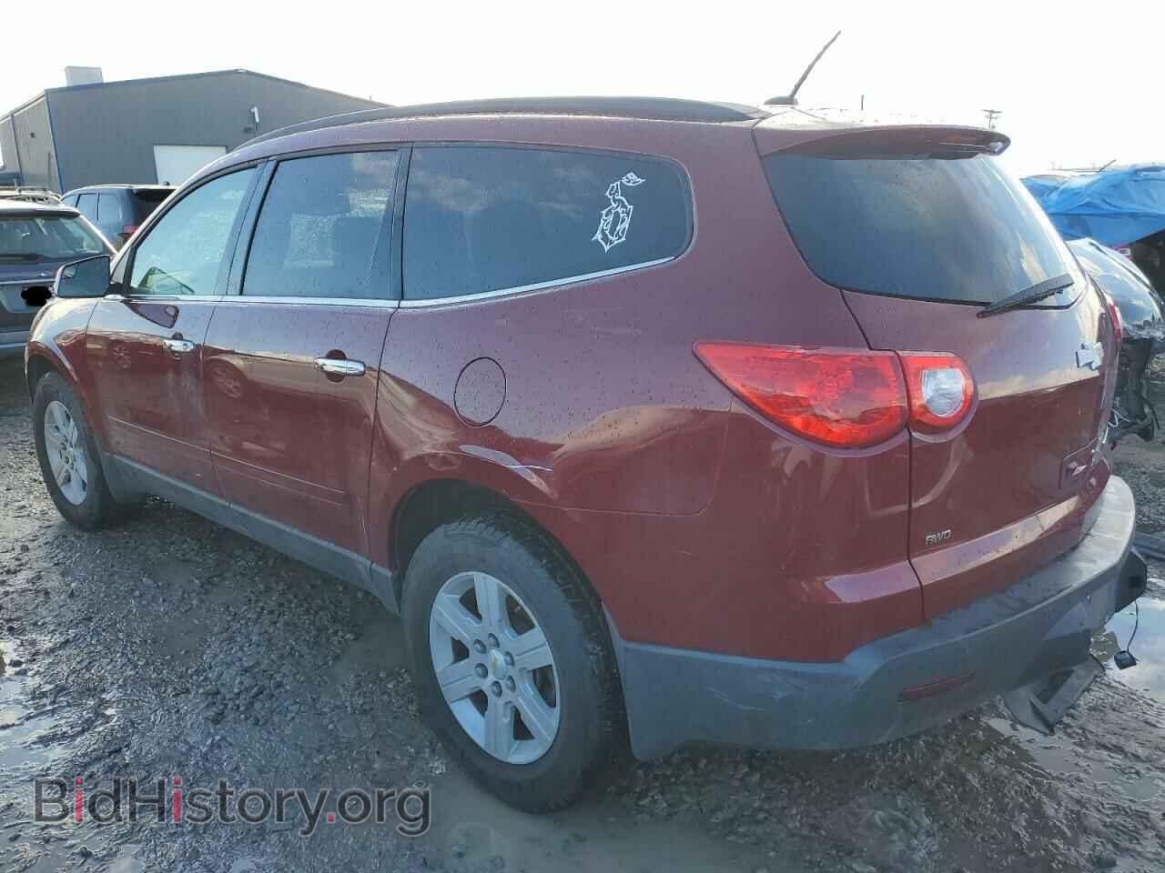 2011 CHEVROLET TRAVERSE - VIN: 1GNKVJED1BJ154507 - Фото 2