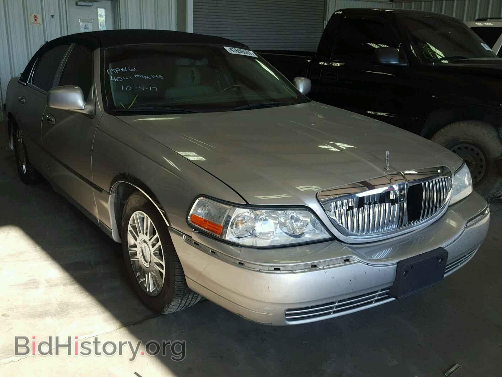Photo 2LNBL8CV4AX623559 - LINCOLN TOWNCAR 2010
