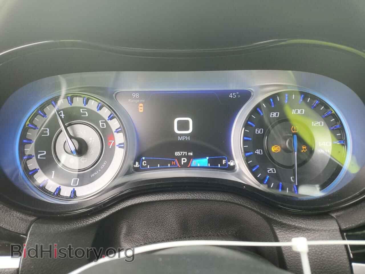2018 CHRYSLER 300 - VIN: 2C3CCABG2JH261507 - Фото 9