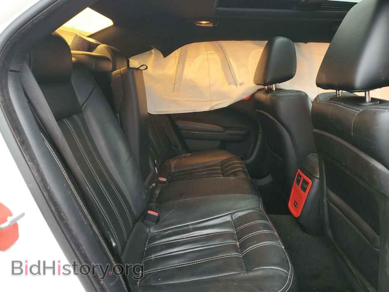 2016 CHRYSLER 300 - VIN: 2C3CCABT7GH111317 - Фото 10