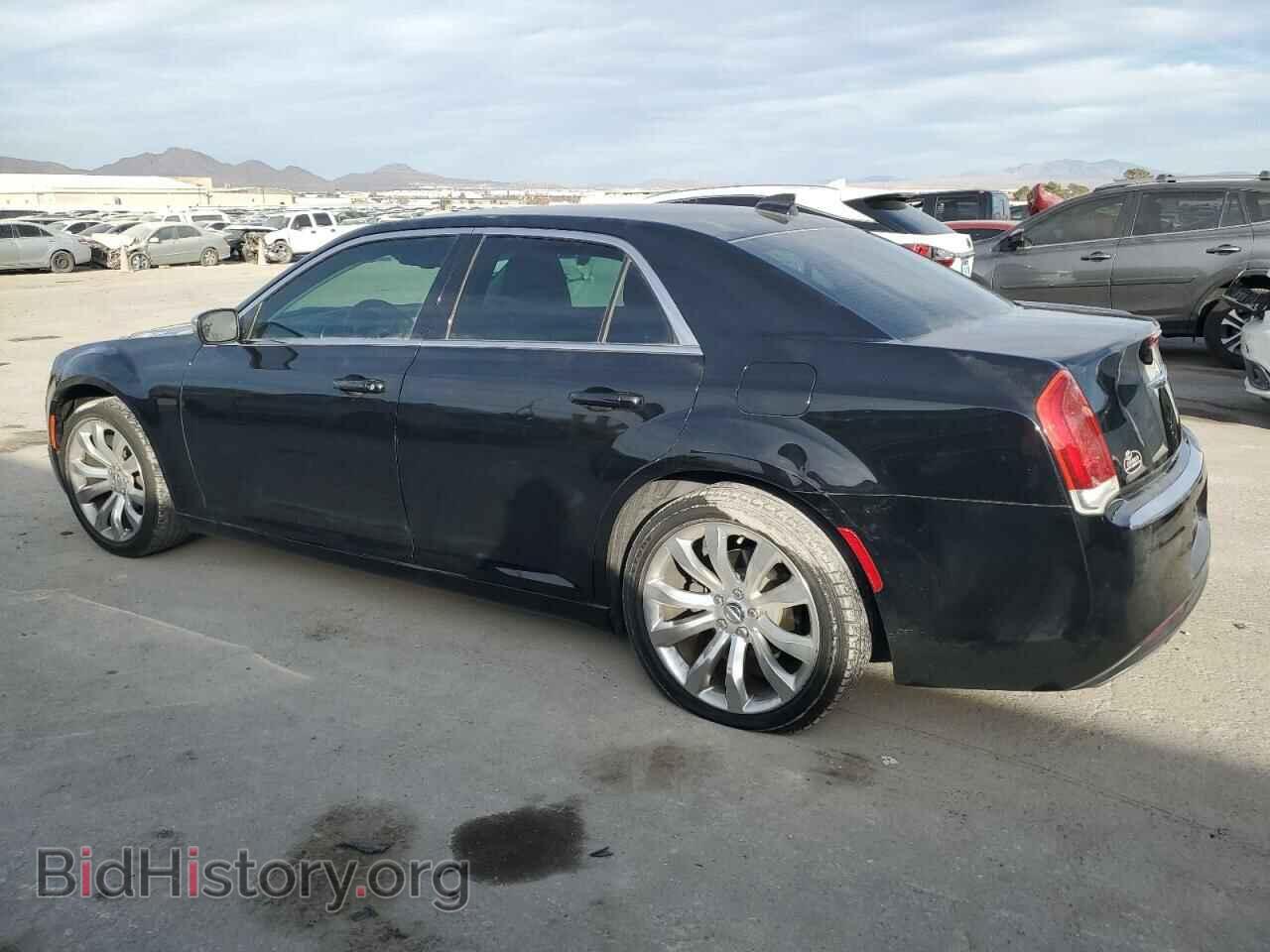 2018 CHRYSLER 300 - VIN: 2C3CCAAG5JH327162 - Фото 2