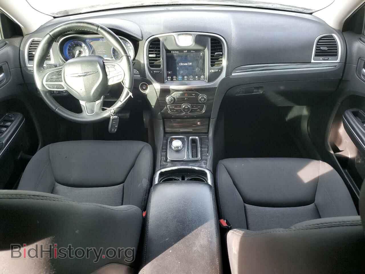 2018 CHRYSLER 300 - VIN: 2C3CCAAG5JH327162 - Фото 8