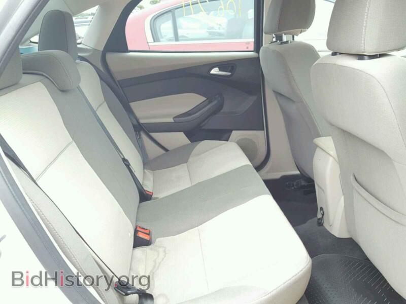 2012 Ford FOCUS (VIN 1FAHP3F22CL478194) — photo 6 of 10