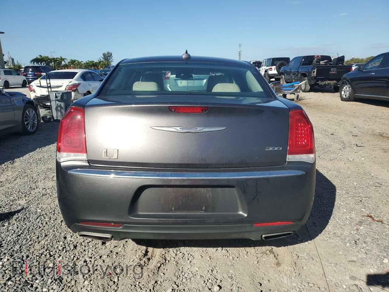 2018 CHRYSLER 300 - VIN: 2C3CCAEG9JH136631 - Фото 6