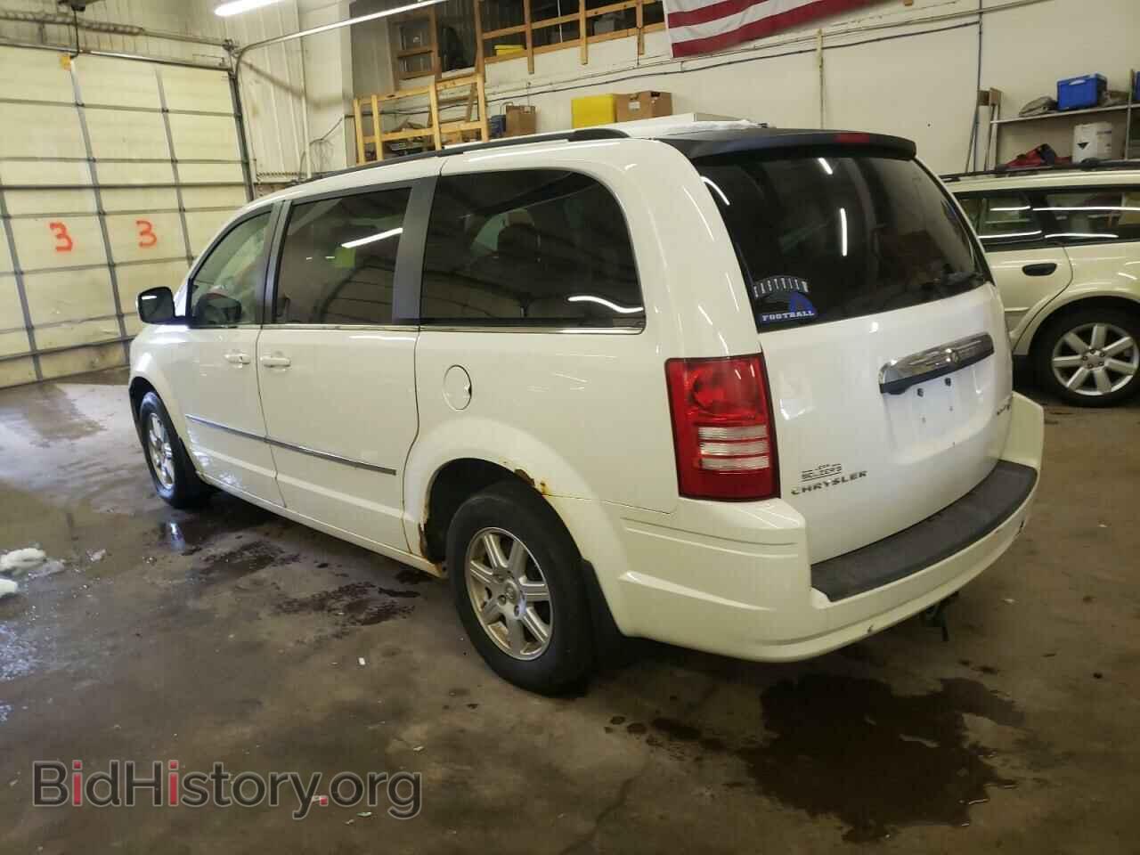 2010 CHRYSLER MINIVAN - VIN: 2A4RR5D17AR284757 - Photo 2