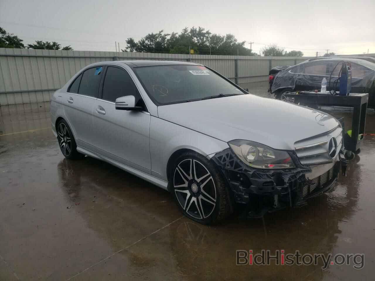 Photo WDDGF4HB4DA804673 - MERCEDES-BENZ C CLASS 2013