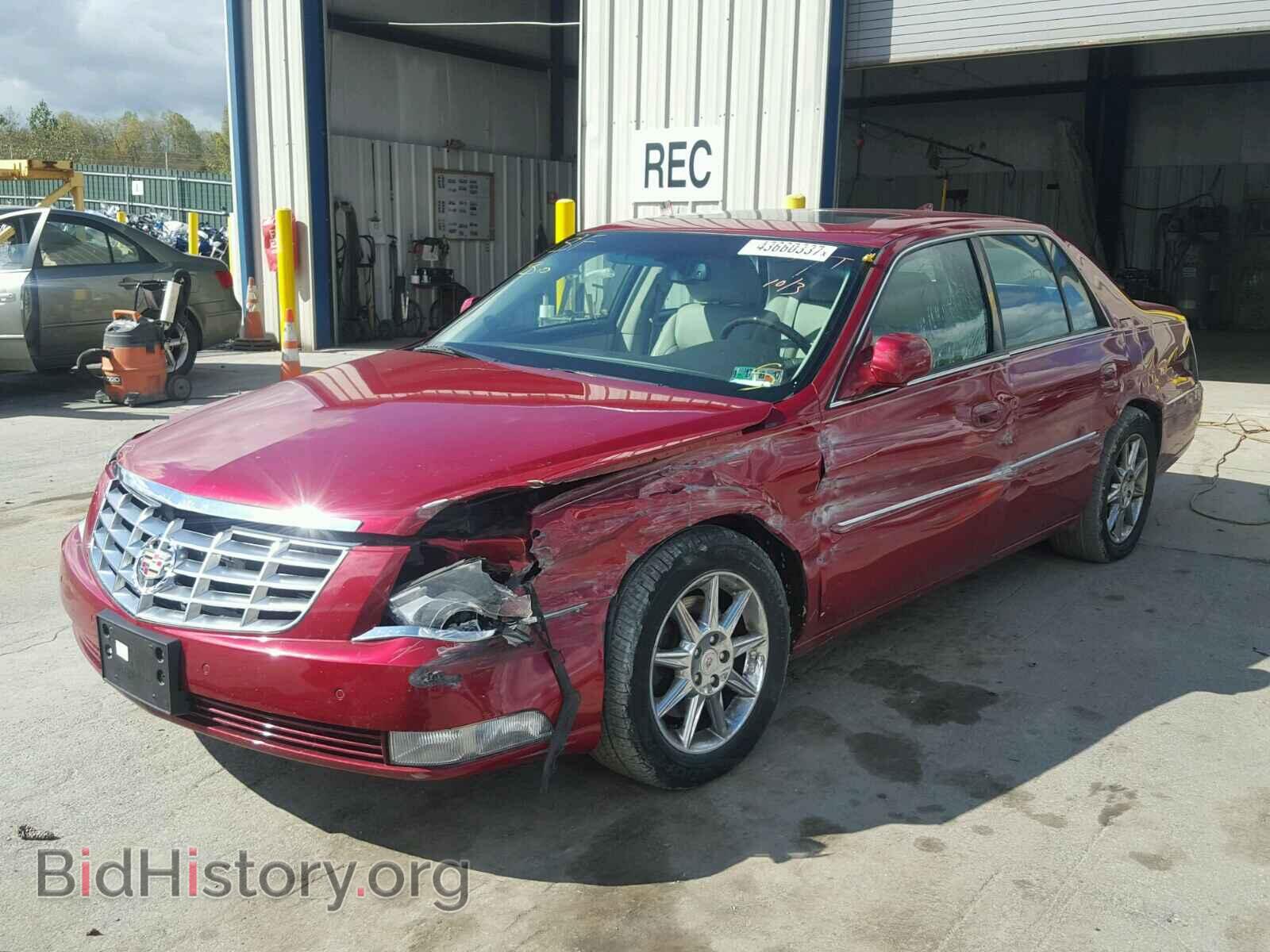 2011 CADILLAC DTS - VIN: 1G6KD5E61BU109475 - Photo 2