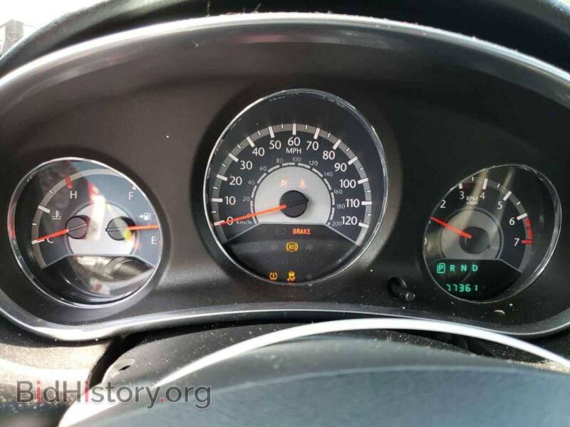 2013 Chrysler 200 (VIN 1C3CCBABXDN647292) — фото 9 из 13