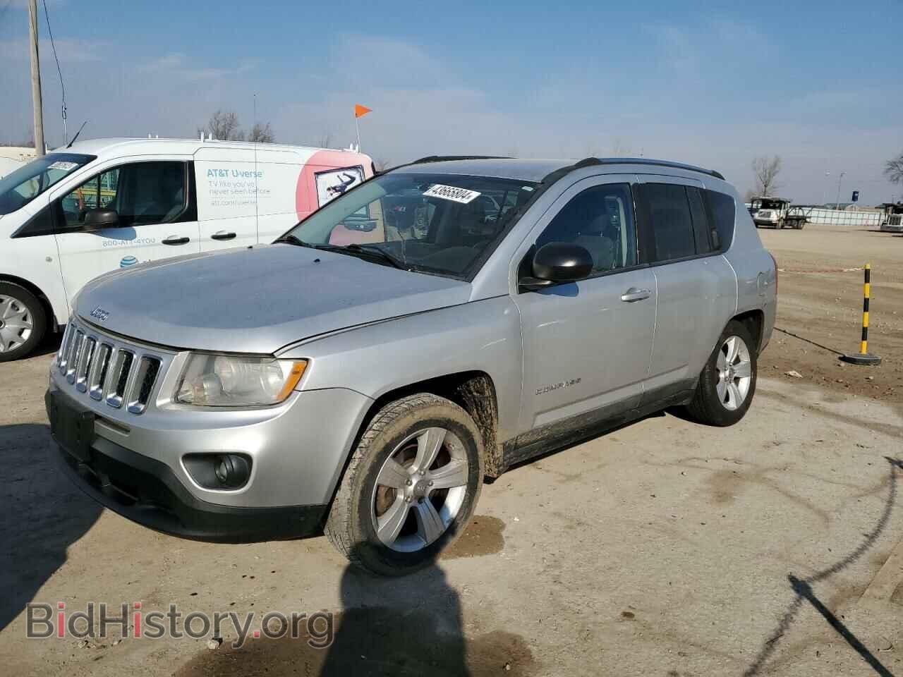 Photo 1J4NT1FA6BD230568 - JEEP COMPASS 2011
