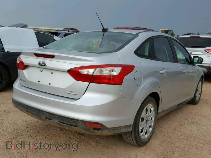2012 Ford FOCUS (VIN 1FAHP3F21CL417631) — photo 4 of 10