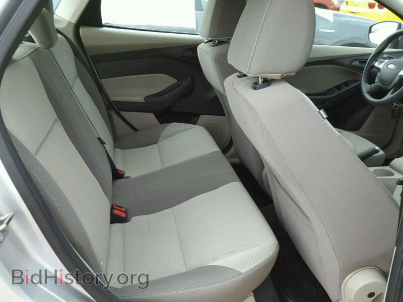 2012 Ford FOCUS (VIN 1FAHP3F21CL417631) — photo 6 of 10