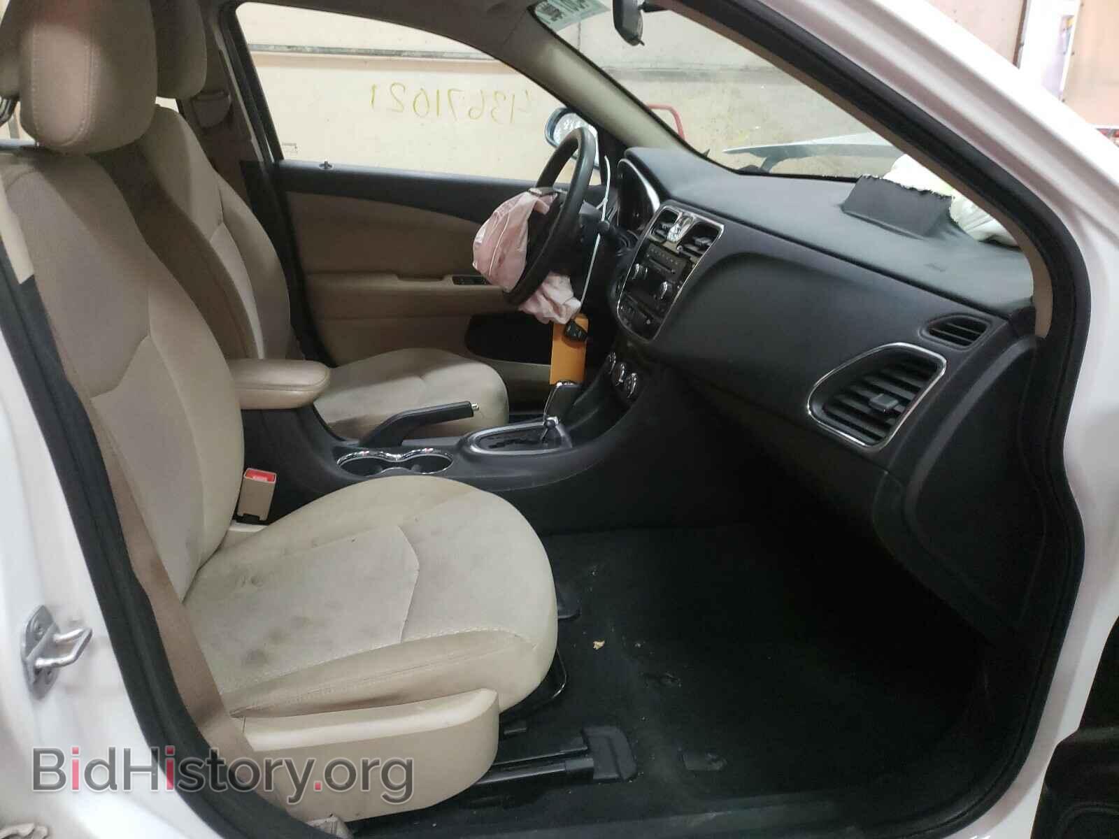 2012 CHRYSLER 200 - VIN: 1C3CCBAB4CN138829 - Фото 5
