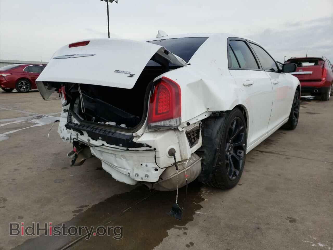 2019 CHRYSLER 300 - VIN: 2C3CCABG7KH539450 - Фото 4