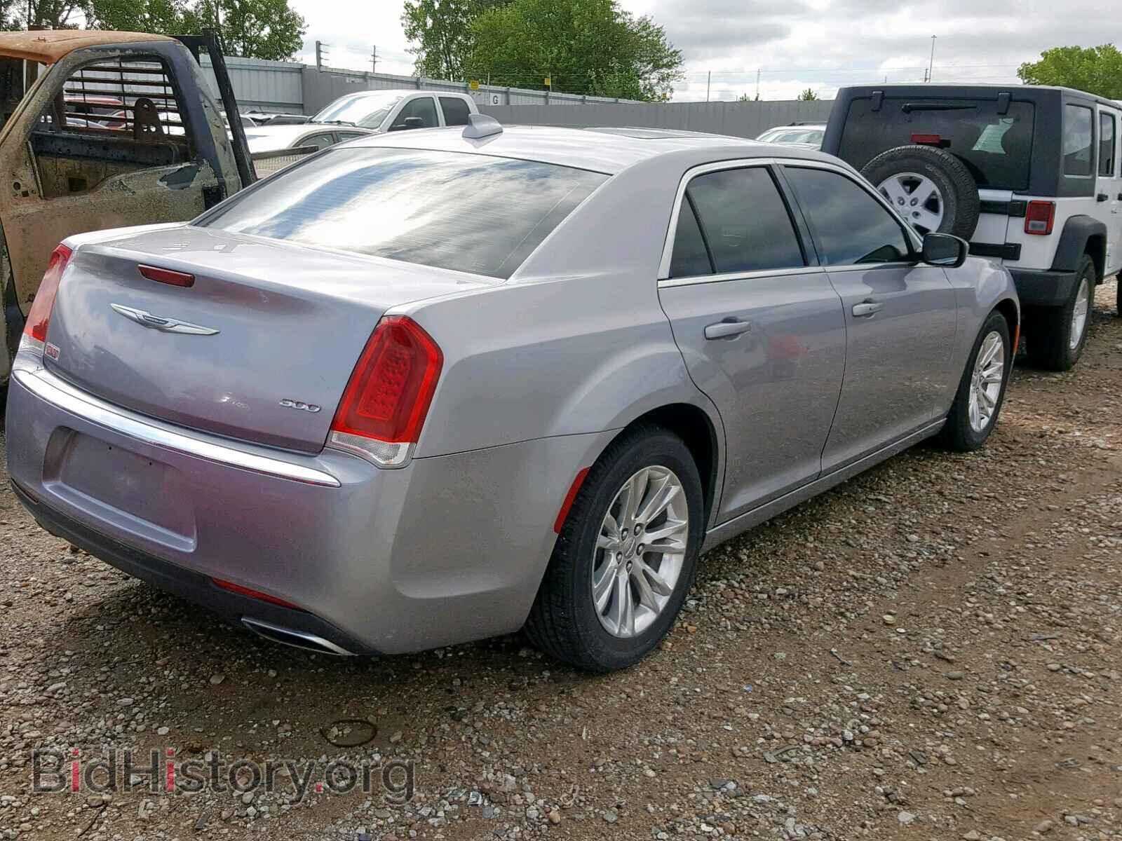 2017 CHRYSLER 300 - VIN: 2C3CCAAG5HH591010 - Фото 4
