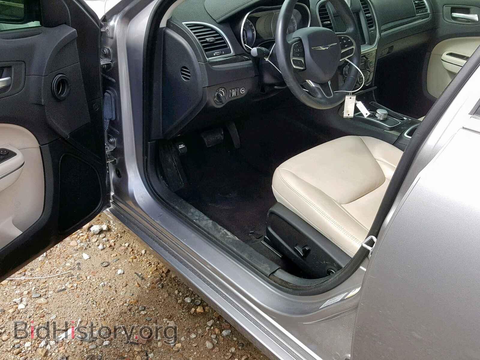 2017 CHRYSLER 300 - VIN: 2C3CCAAG5HH591010 - Фото 9
