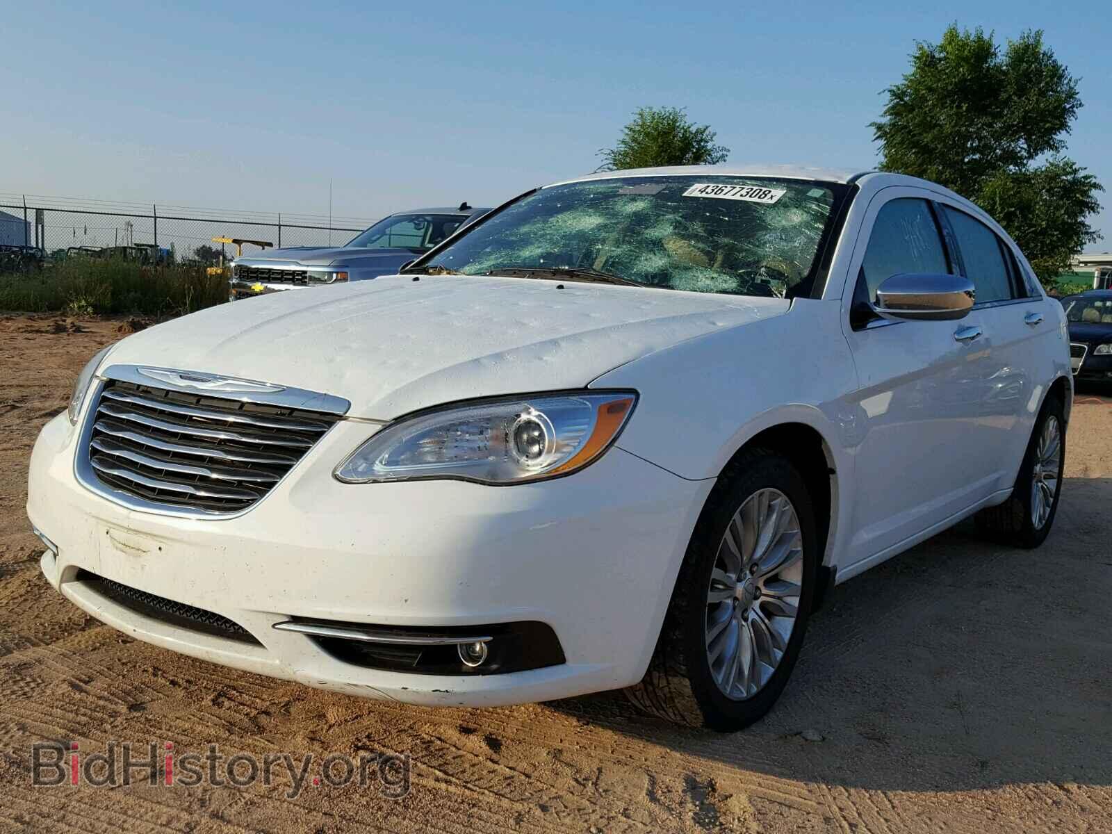 2011 CHRYSLER 200 - VIN: 1C3BC2FG9BN619044 - Фото 2