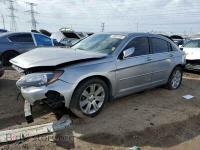 2013 Chrysler 200 Touring, silver — VIN 1C3CCBBB7DN655932, Copart