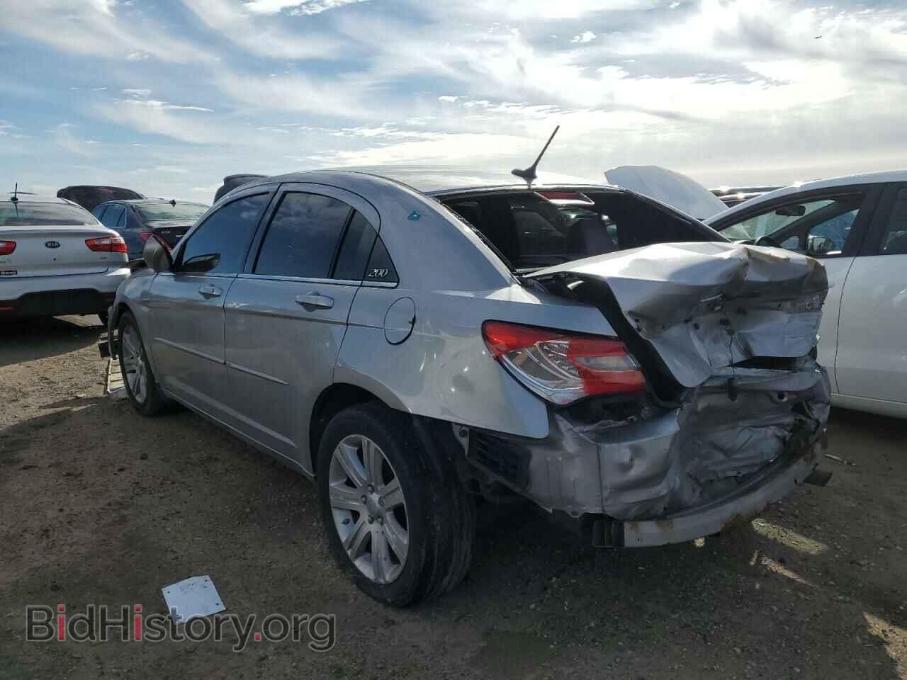 2013 CHRYSLER 200 - VIN: 1C3CCBBB7DN655932 - Фото 2