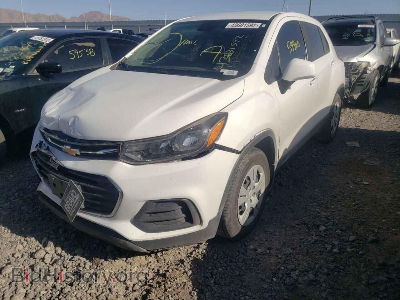 2018 CHEVROLET TRAX - VIN: 3GNCJKSB4JL201755 - Фото 2