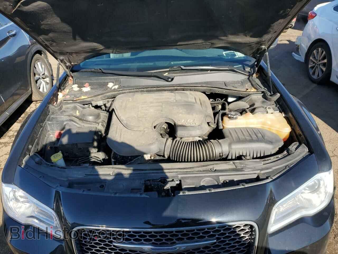 2016 CHRYSLER 300 - VIN: 2C3CCAKG0GH253043 - Фото 11
