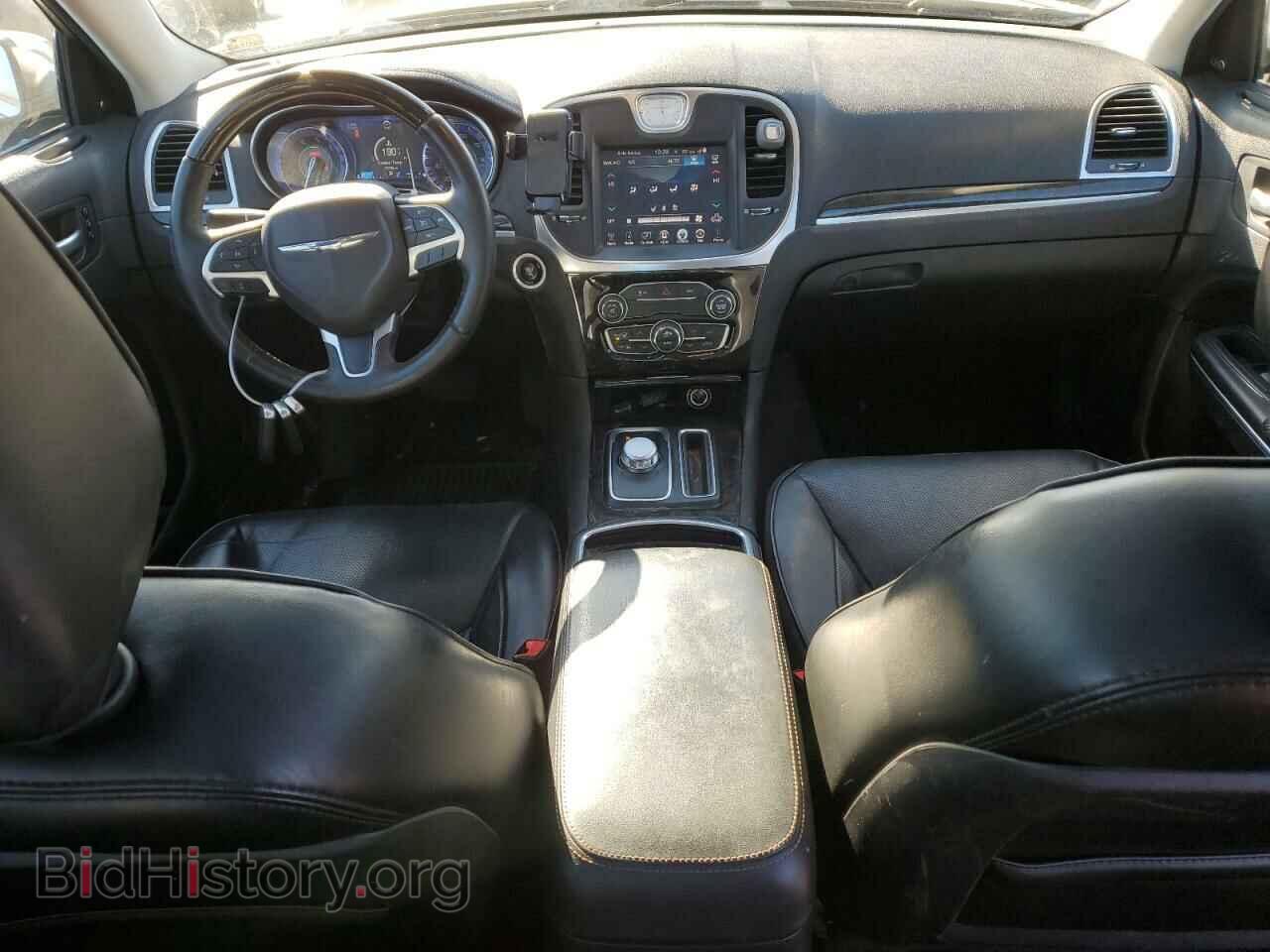 2016 CHRYSLER 300 - VIN: 2C3CCAKG0GH253043 - Фото 8