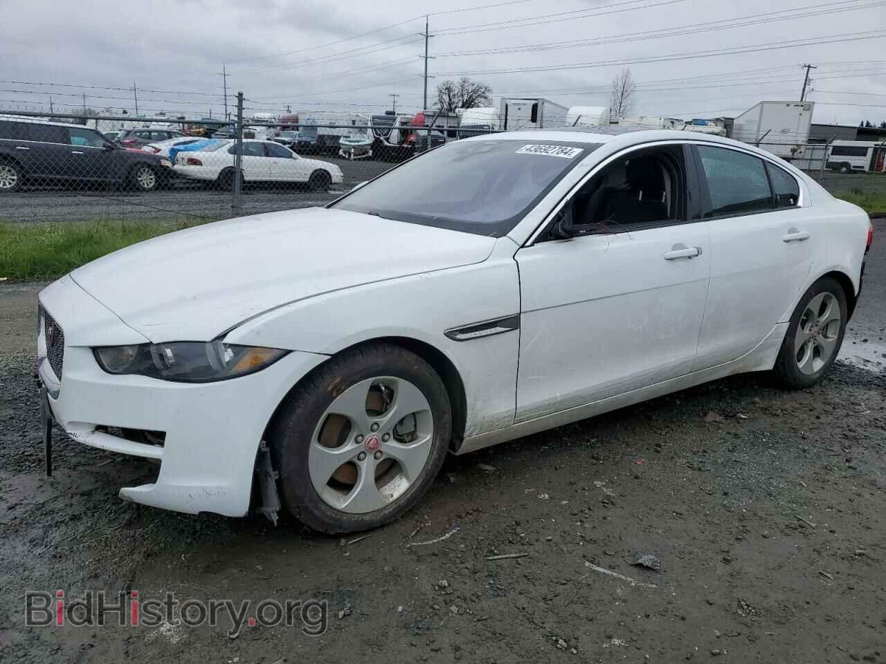 Photo SAJAR4BG0HA965962 - JAGUAR XE 2017