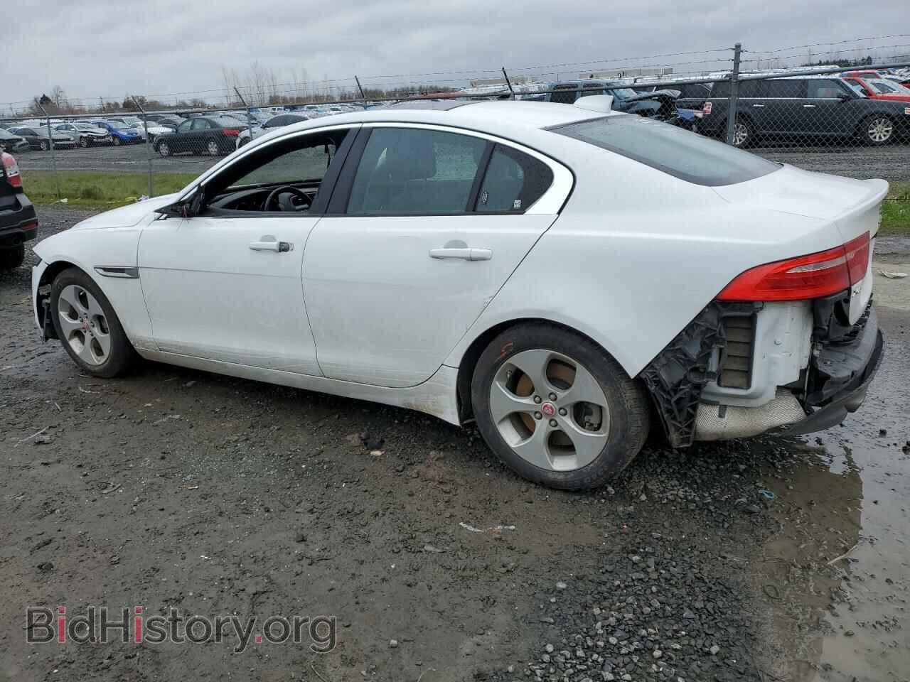 2017 JAGUAR XE - VIN: SAJAR4BG0HA965962 - Фото 2