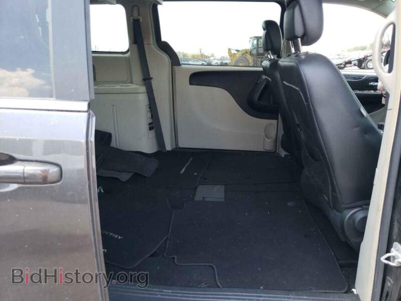 2016 Chrysler MINIVAN (VIN 2C4RC1BG4GR292542) — photo 6 of 10