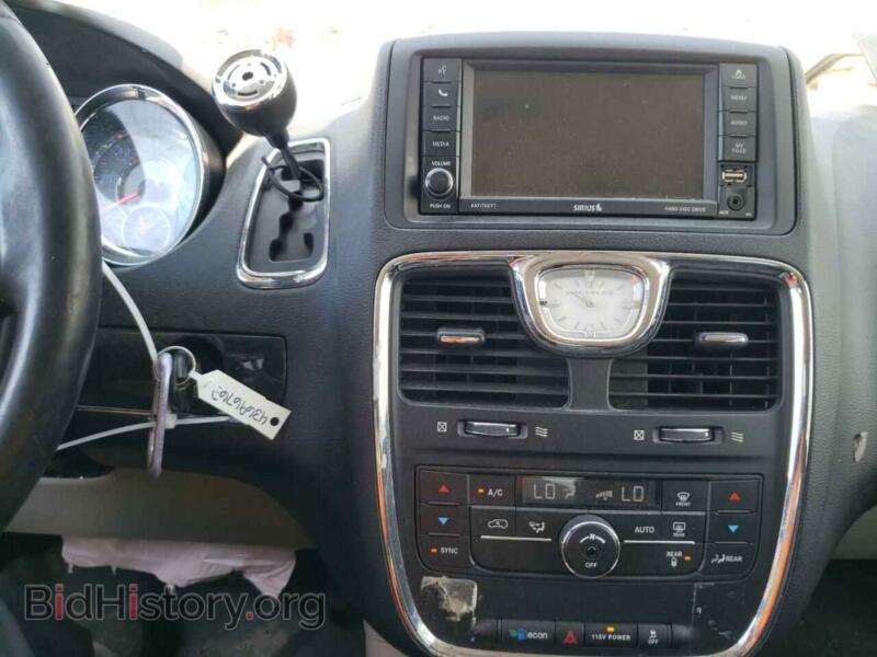 2016 Chrysler MINIVAN (VIN 2C4RC1BG4GR292542) — photo 9 of 10