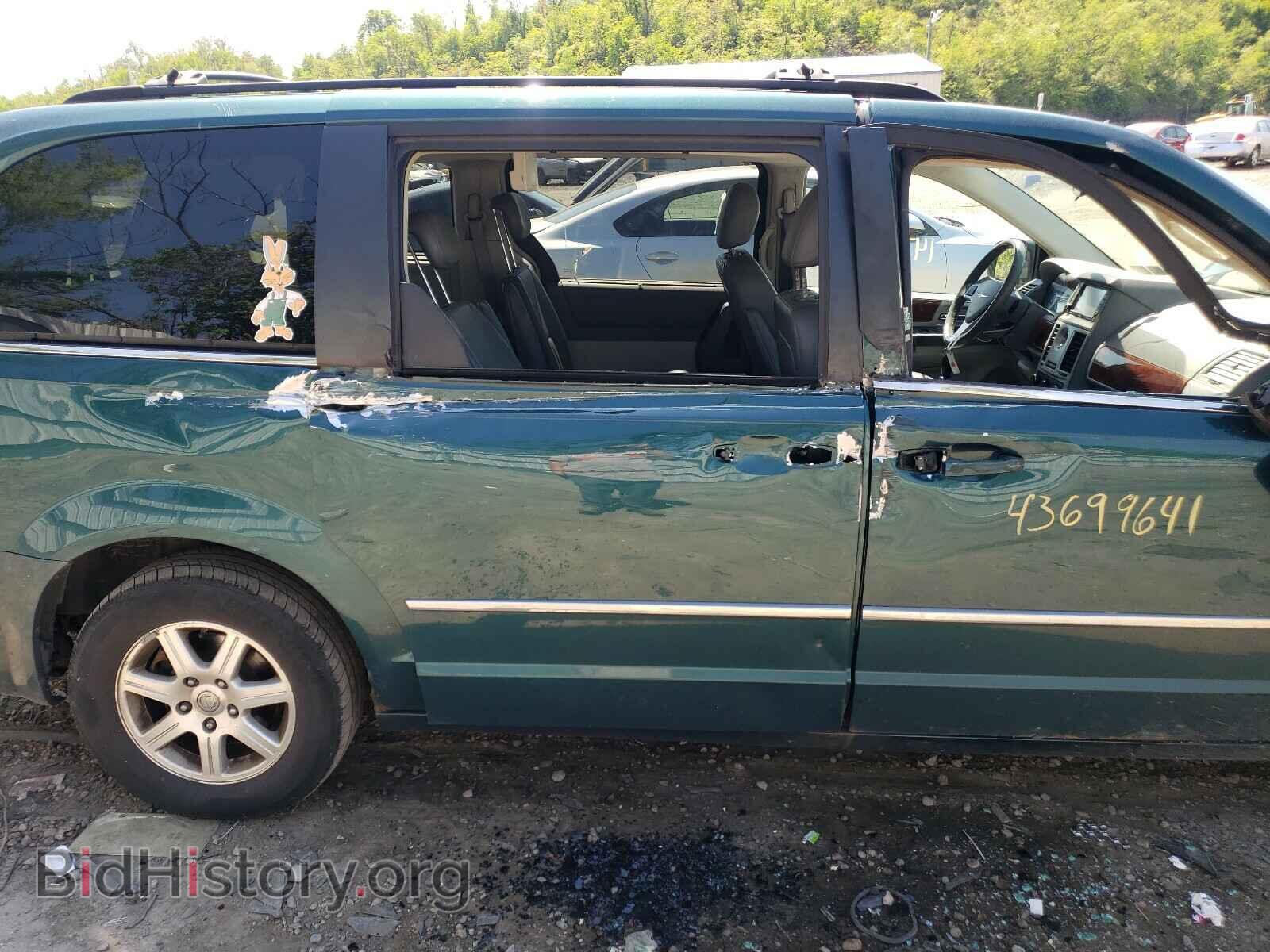 2009 CHRYSLER MINIVAN - VIN: 2A8HR54159R536365 - Фото 9