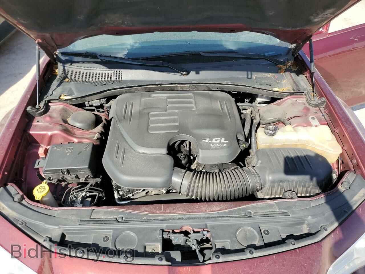 2016 CHRYSLER 300 - VIN: 2C3CCAAG3GH135361 - Фото 11