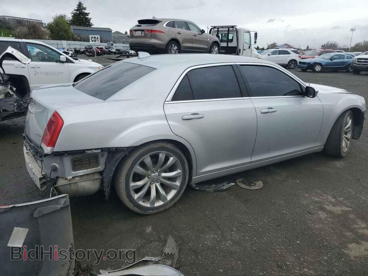 2019 CHRYSLER 300 - VIN: 2C3CCAAG6KH740810 - Фото 3