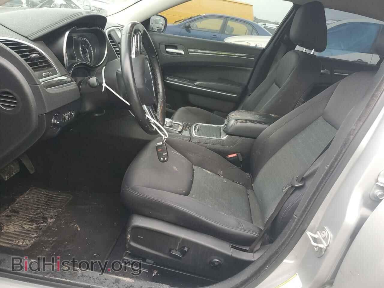 2019 CHRYSLER 300 - VIN: 2C3CCAAG6KH740810 - Фото 7