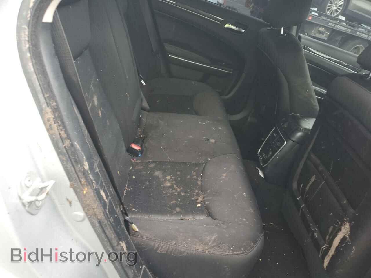 2019 CHRYSLER 300 - VIN: 2C3CCAAG6KH740810 - Фото 10