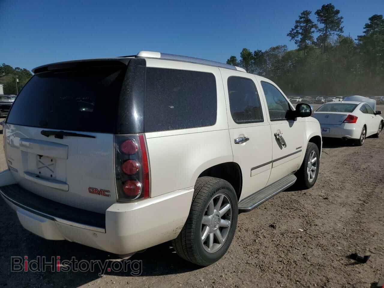 2011 GMC YUKON - VIN: 1GKS1EEF4BR173460 - Фото 3